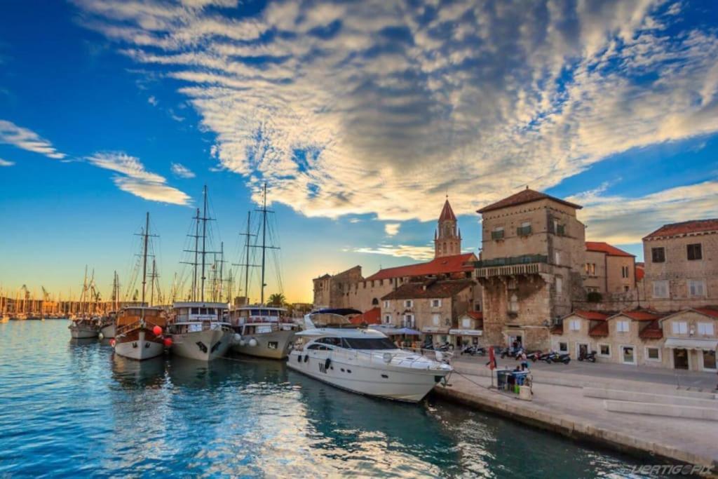 Luxury Villa Lana Apt, Seaview Terrace, Large Outdoor Space, Bbq Trogir Eksteriør bilde