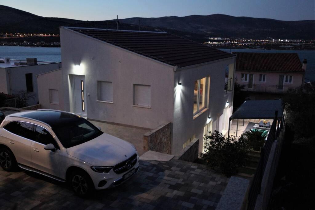 Luxury Villa Lana Apt, Seaview Terrace, Large Outdoor Space, Bbq Trogir Eksteriør bilde