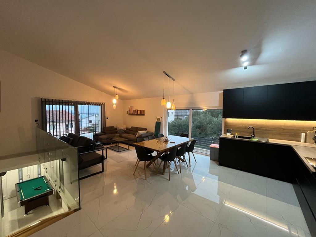 Luxury Villa Lana Apt, Seaview Terrace, Large Outdoor Space, Bbq Trogir Eksteriør bilde
